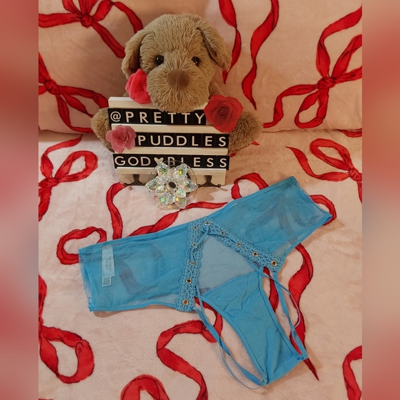 💙 XXL VS Very Sexy Rose Lace & Grommet Open-Back Cheeky Panty 💙 - Picture 6 of 16